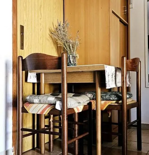 Varga Ap4 Apartamento *